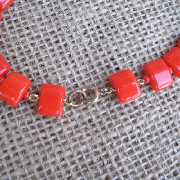 Vintage Handmade Red Glass Bead Necklace - Picture 9 of 10
